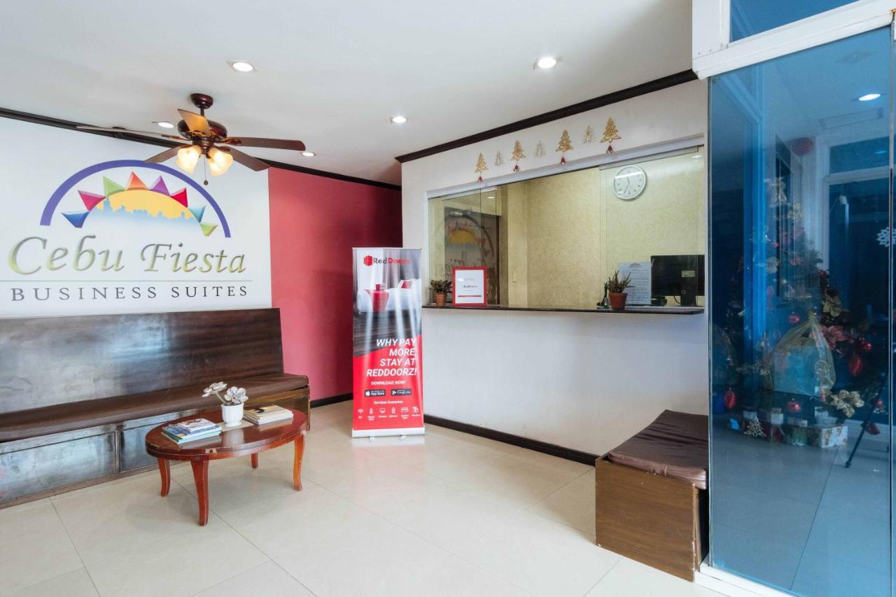 Отель Reddoorz @ Bonifacio St Себу Экстерьер фото